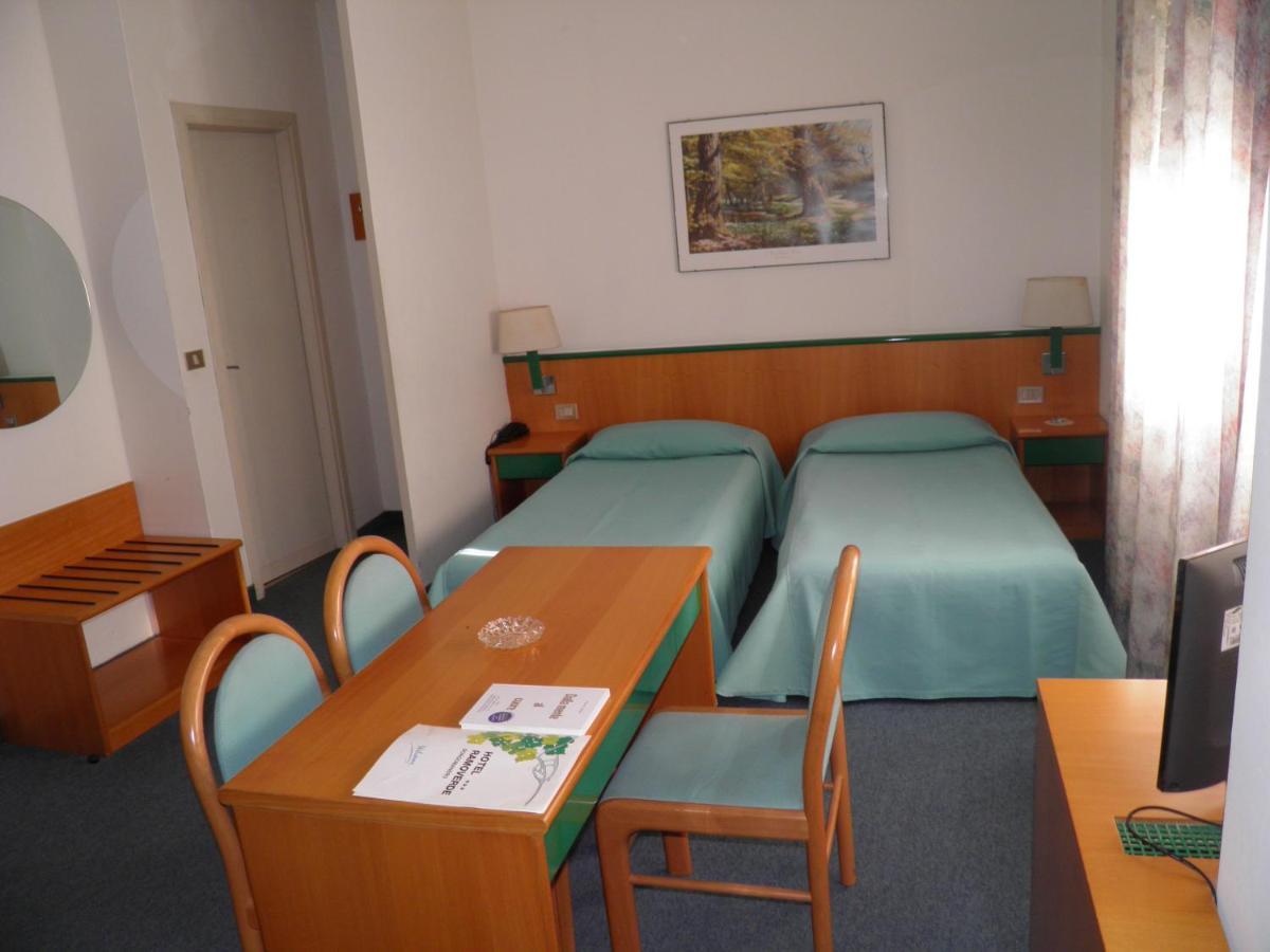 Hotel Ramoverde Борґоманеро Номер фото